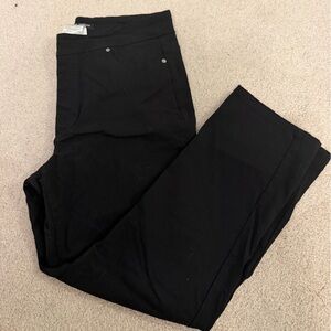 Mario Serrani Italy Ladies' Comfort Stretch Roll Cuff Capri